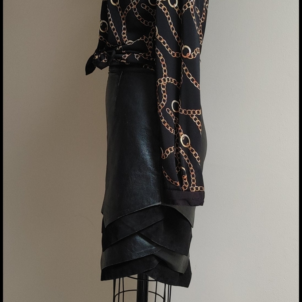 Vintage Designer Layered Leather Black Lambskin Skirt - Picture 5 of 15